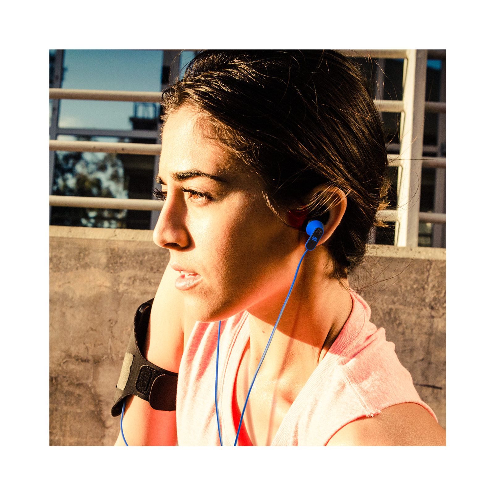 jbl earphones with lightning connector