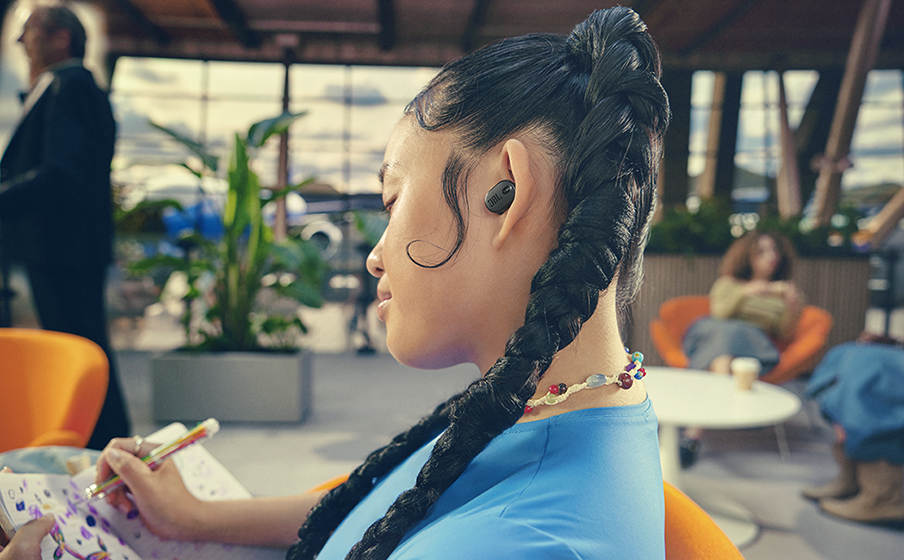 兼具智慧環境技術和適應型降噪功能