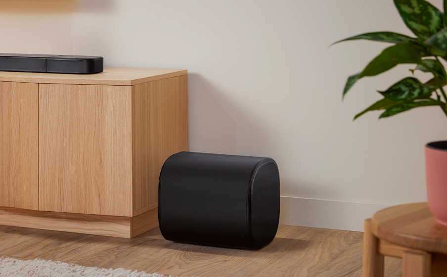 2470 瓦最大輸出功率和 8 吋雙單體無線重低音喇叭