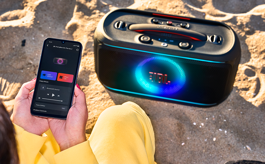JBL Pro Sound 的亮點在於，雙真絲圓頂高音喇叭帶來清晰無比的高音，而重低音喇叭帶來的飽滿、強勁的低音，比以往還更為響亮。