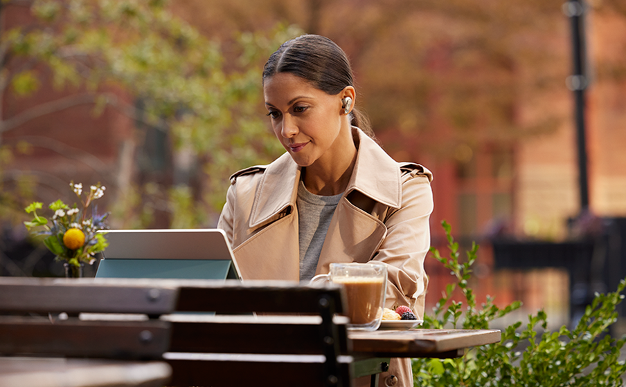 兼具 True Adaptive 降噪功能及智慧環境