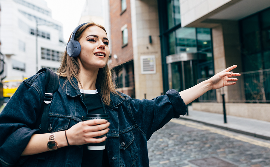 JBL Pure Bass 音效